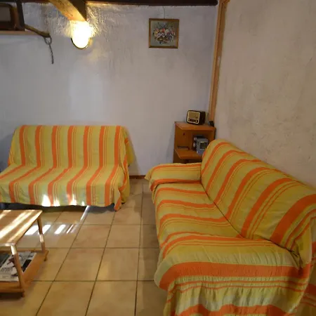 Cottage In Marliana With Private Pool بيت للعطل